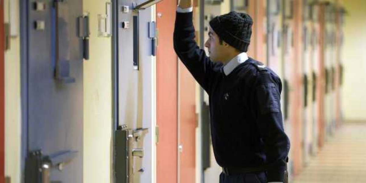Gardiyanlık Nasıl Bir Meslek? Gardiyan Olma Şartları? Polislik Mi?