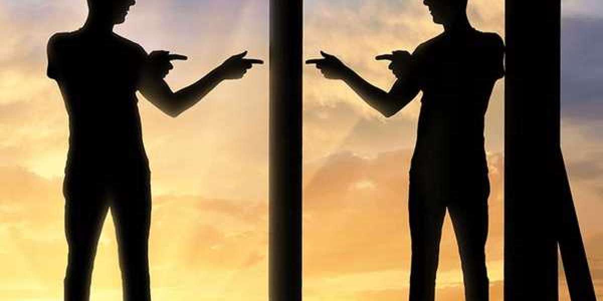Sinsi İnsanların Özellikleri? Sinsi İnsanlarla Nasıl Baş Edilir?
