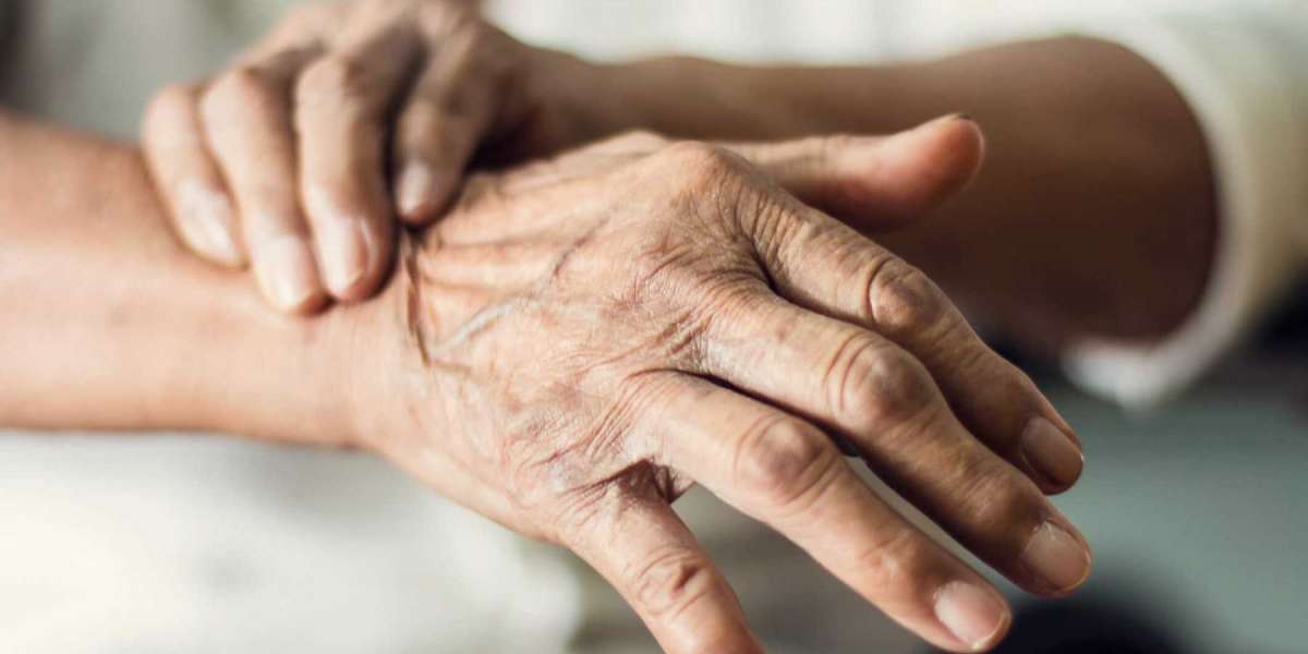 Parkinson Hastalığı Belirtileri? Parkinson Neden Olur?