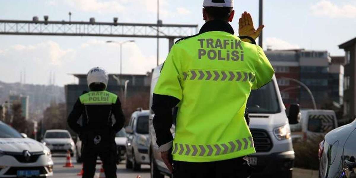 Trafik Polisi Olmak İçin Hangi Derslerin İyi Olması Gerekir?