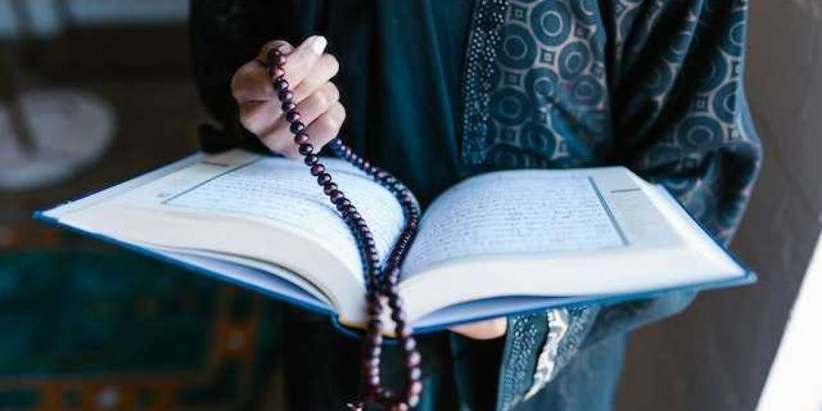 Kadinlarda Namaz Kılarken Ayaklar Nasıl Olmalı?