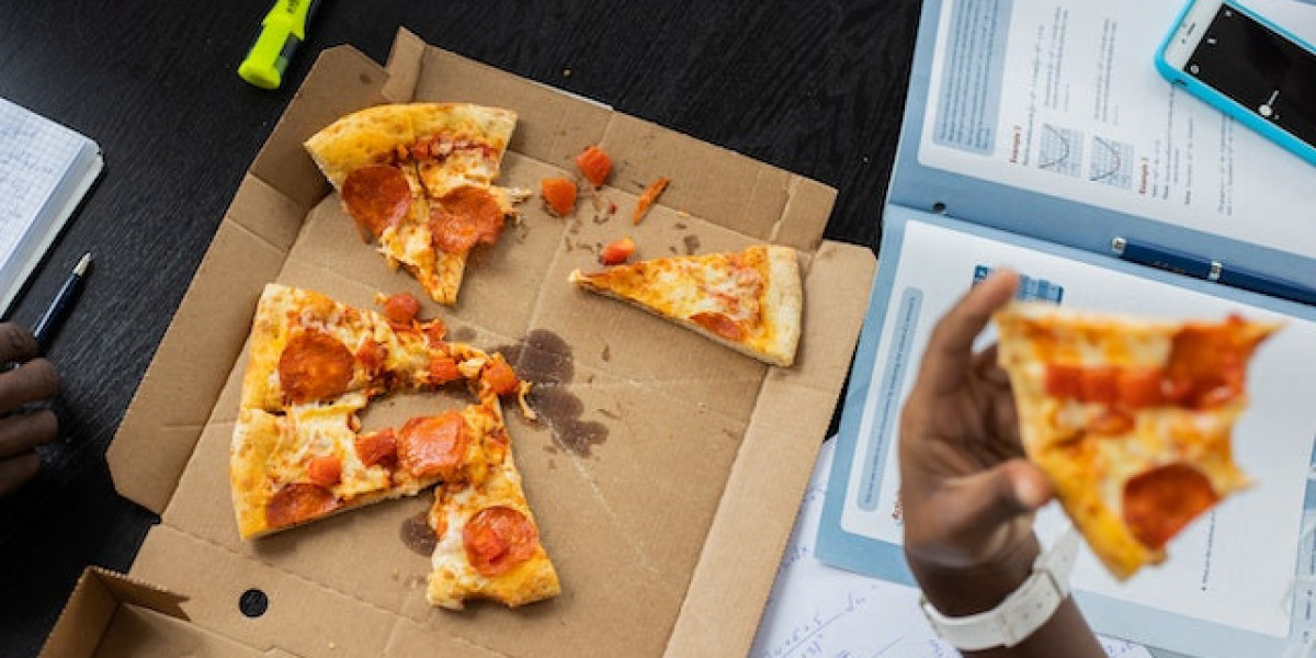 Pizza Kaç Derecede Pişer? Pizza Kaç Derecede Pişer Fırında?