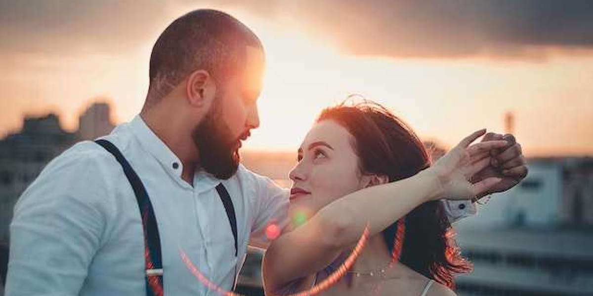 Erkek Ne Yaparsa Kadın Daha Çok Bağlanır? Bir Erkek Kadını Nasıl Özler?