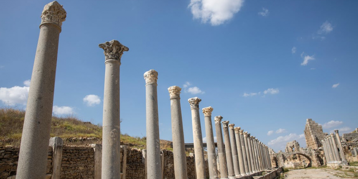 Perge Antik Kenti Nerede? Perge Tiyatrosu Özellikleri?